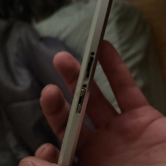 HTC Bolt missing Sim Card Tray unlocked - Picture 4 of 4